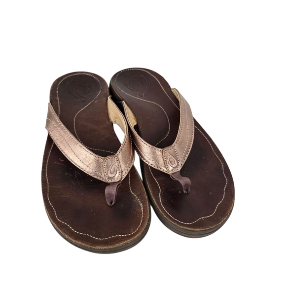 OluKai Kumu Leather Sandals Flip Flops Metallic Gold Size 7 Beach Vacation - Picture 1 of 10